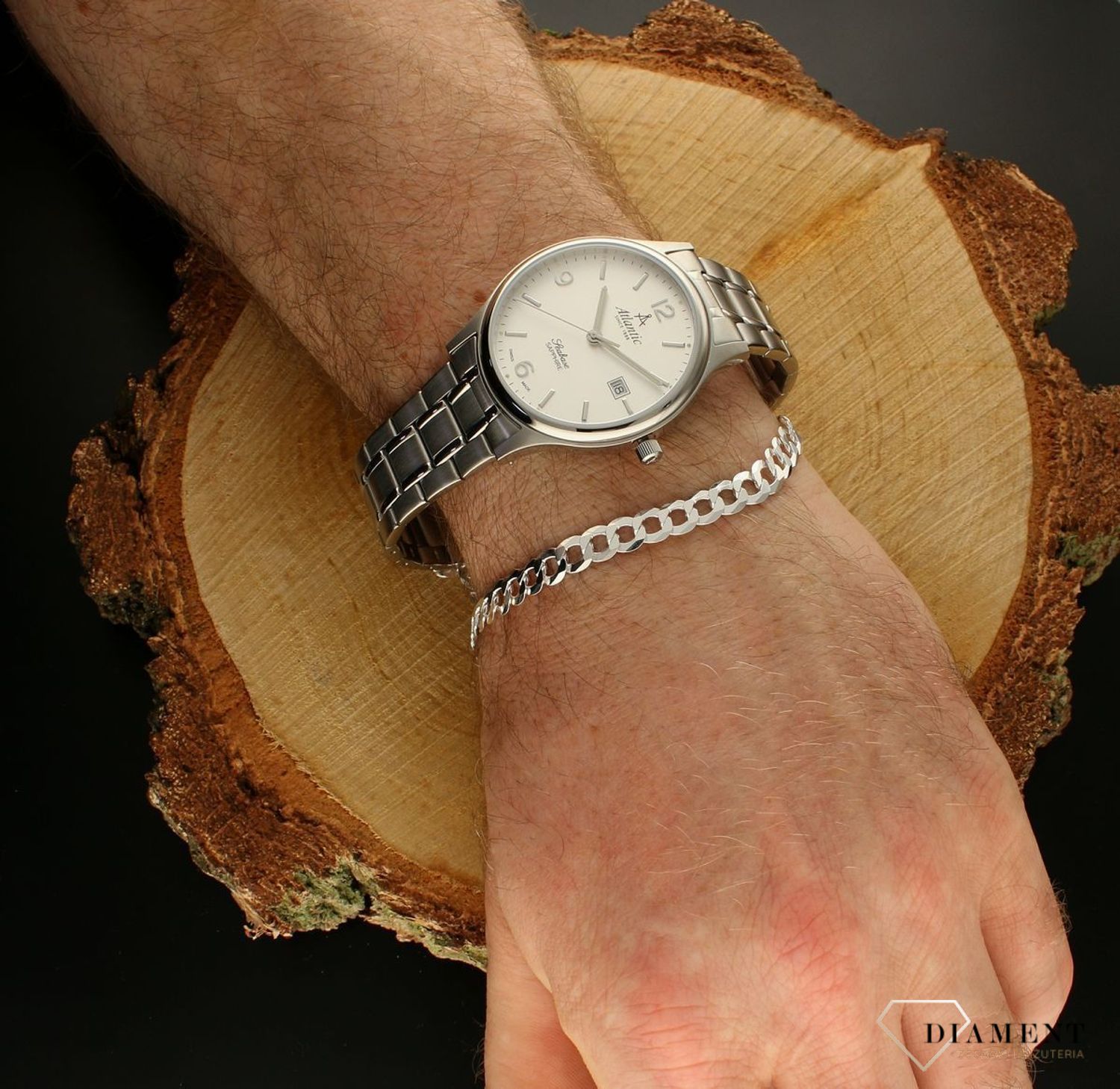 Bransoleta srebrna rodowana pancerka 925 6 mm DIA-BRA-2086R-160-925. Bransoletka wykonana jest z najwyższej próby srebra 925 o splocie pancerki. Bransoletka srebrna o wadze 8,20 gram, długości 22 cm oraz szerokości 6 mm..jpg